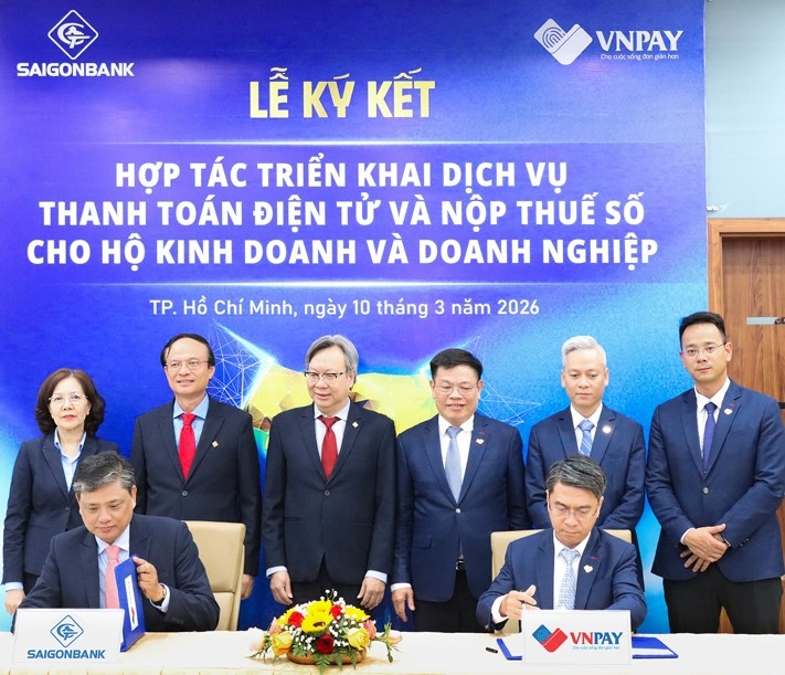 Lễ ký kết hợp tác triển khai dịch vụ thanh toán điện tử và nộp thuế số giữa SAIGONBANK và VNPAY.