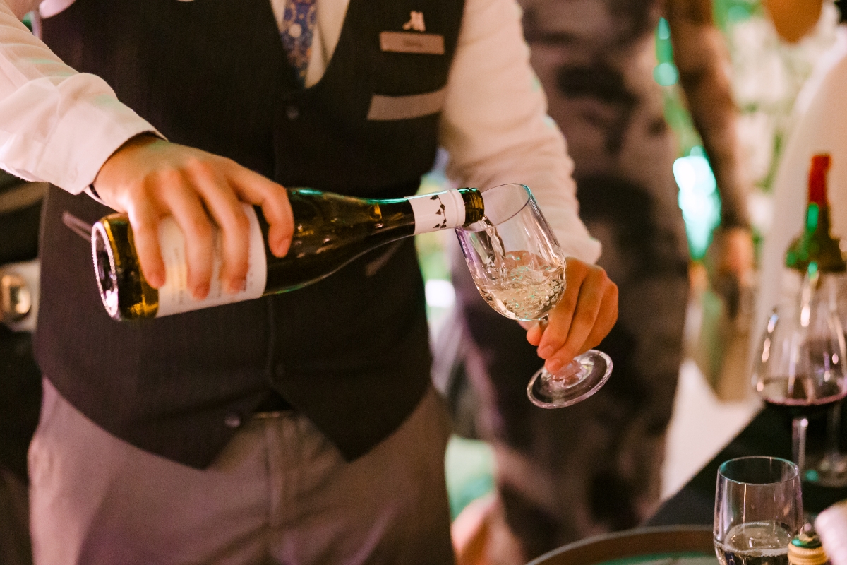 Đội ngũ quản gia mang đến những dịch vụ chuẩn 5 sao cho cuộc sống hàng ngày của cộng đồng cư dân.