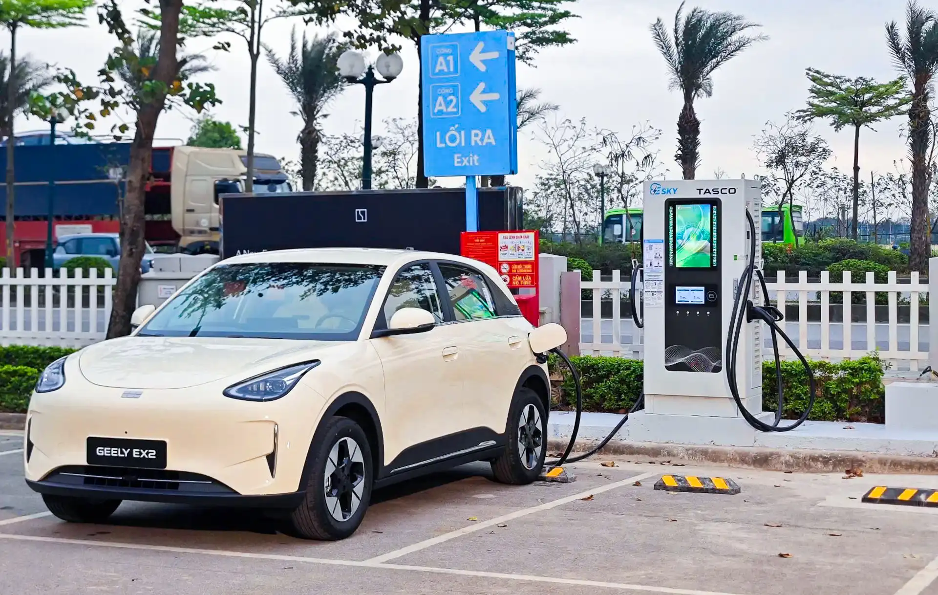 Tasco Auto và Ford Việt Nam bắt tay tạo dựng mạng lưới sạc xanh xuyên Việt